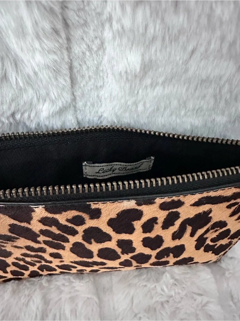 Lucky Brand compact lucky